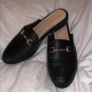 Black Horse Bit Mule Loafers Size 8 - DC